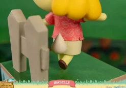 Discount DHS/First 4 Figures Animal Crossing - New Horizons Isabelle - Statue