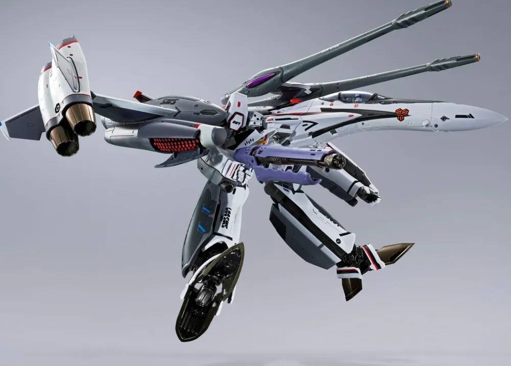 Clearance Bandai/Tamashii Nations Macross - Tornado Messiah Valkyrie ALTO SAOTOME USE REVIVAL - Action Figure