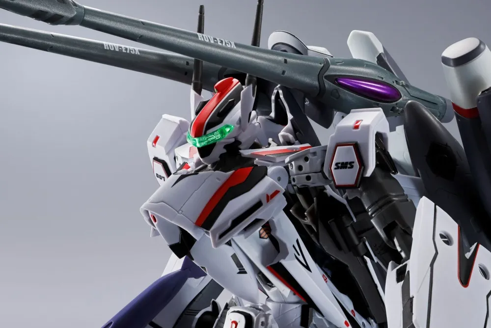 Clearance Bandai/Tamashii Nations Macross - Tornado Messiah Valkyrie ALTO SAOTOME USE REVIVAL - Action Figure