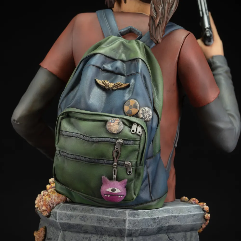 Discount Dark Horse Comics The Last of Us - Ellie With Handgun Bust - Statue